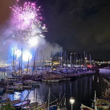 Port Avec Vue Juste Devant Les Bateaux 아파트 사나리쉬르메르