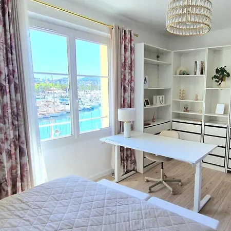 Port Avec Vue Juste Devant Les Bateaux 아파트 사나리쉬르메르