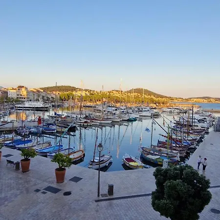 Port Avec Vue Juste Devant Les Bateaux *